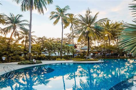 Holiday inn resort phuket reviews  It’s within walking distance to the beach and bars